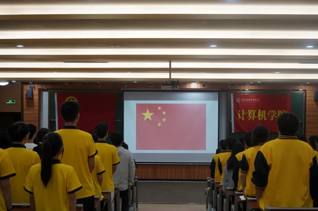 人们在看台上的人在房间里
AI 生成的内容可能不正确。 人们在看台上的人在房间里
AI 生成的内容可能不正确。