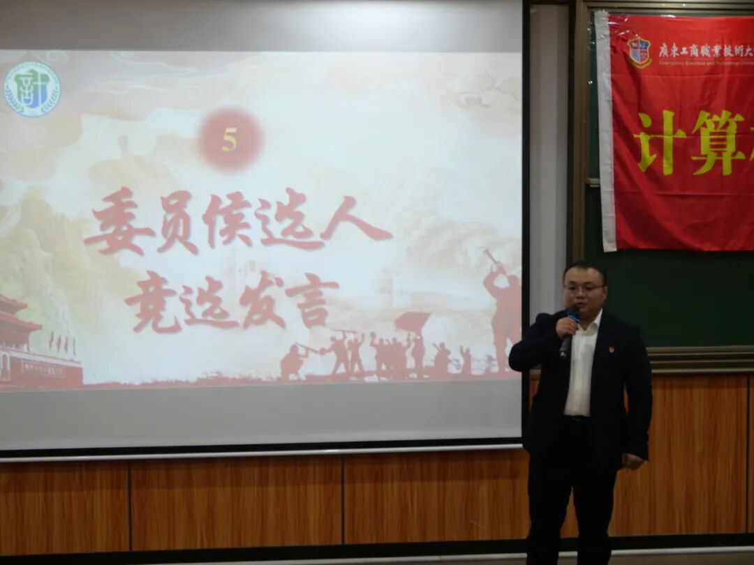 人站在电视前
AI 生成的内容可能不正确。 人站在电视前
AI 生成的内容可能不正确。