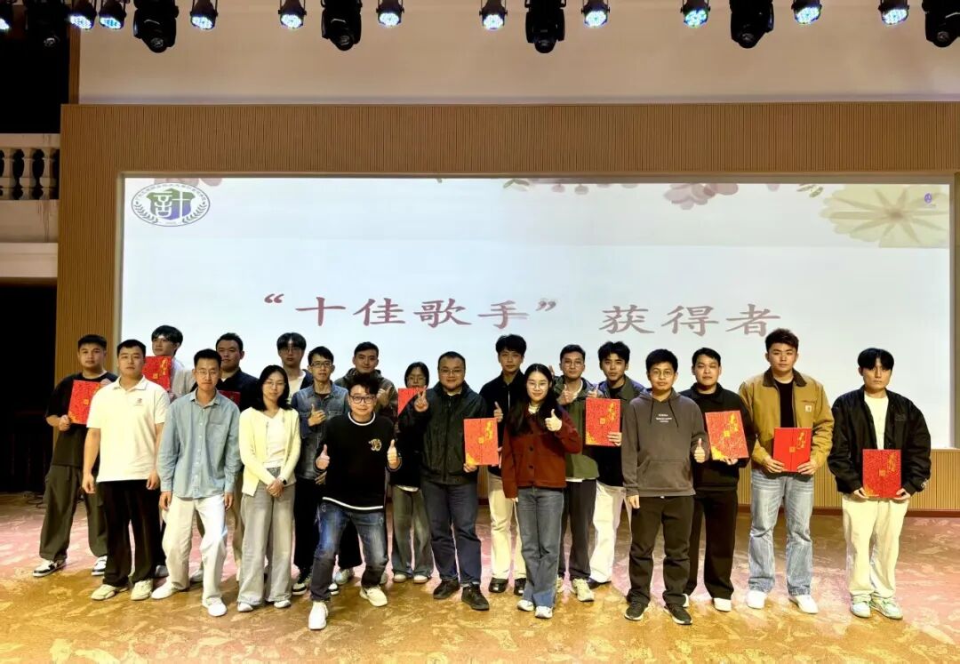 许多人站在一起
AI 生成的内容可能不正确。 许多人站在一起
AI 生成的内容可能不正确。