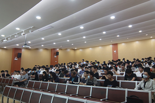 图为讲座现场.jpg 图为讲座现场.jpg