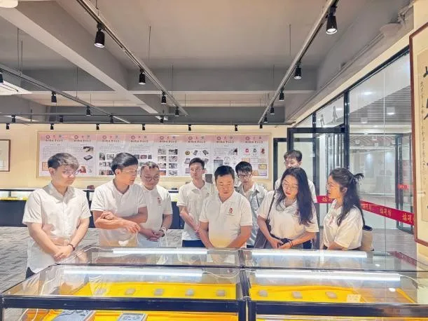 图片 2 图片 2