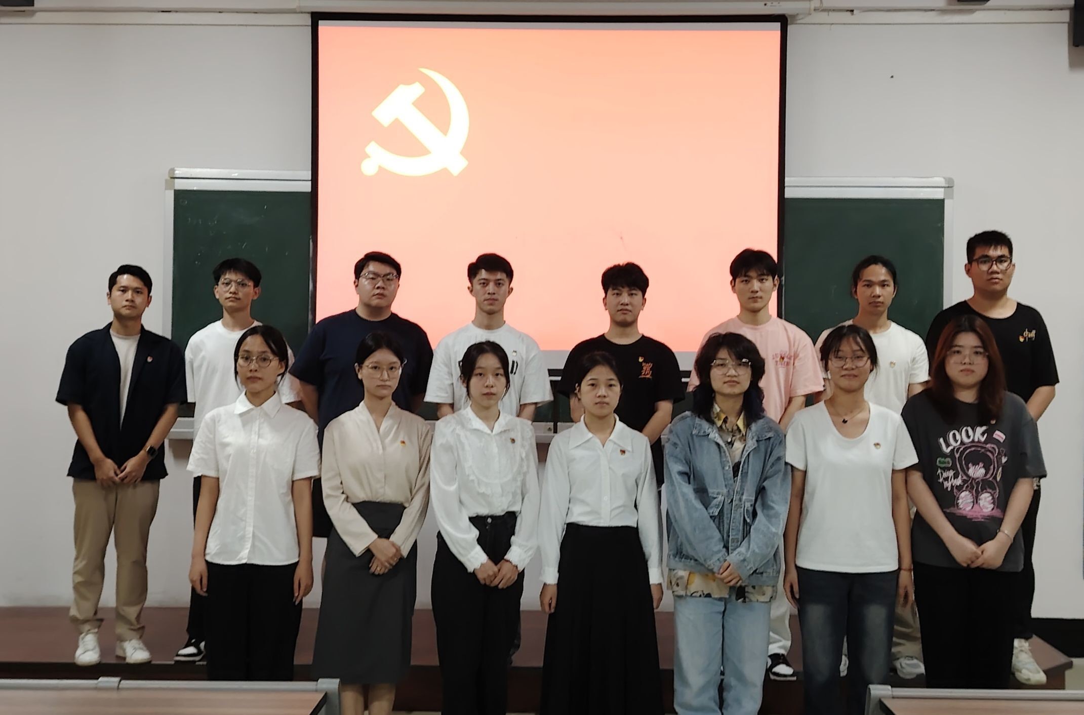 图为大旺校区集体大合照.jpg 图为大旺校区集体大合照.jpg