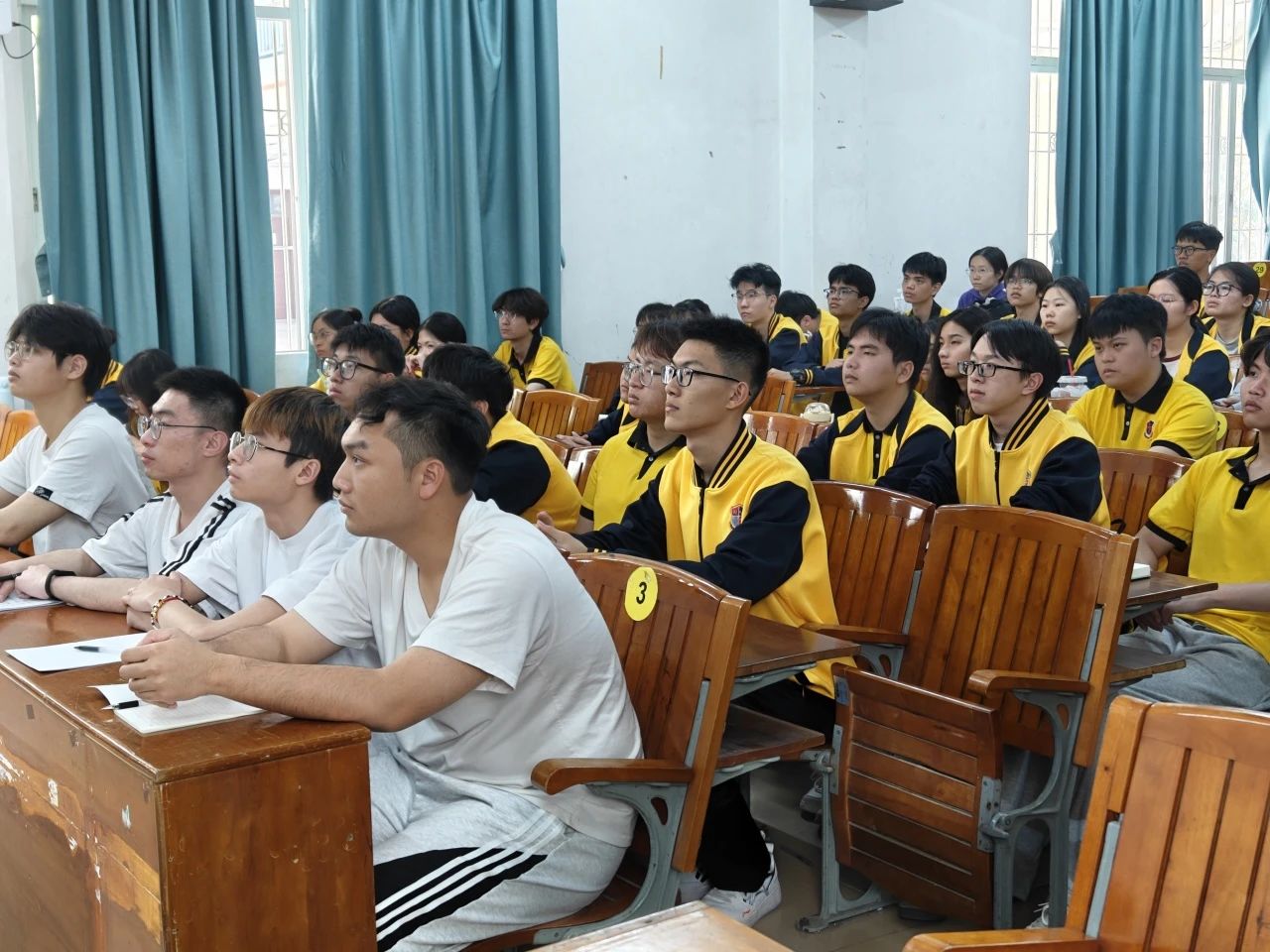 图片 1 图片 1