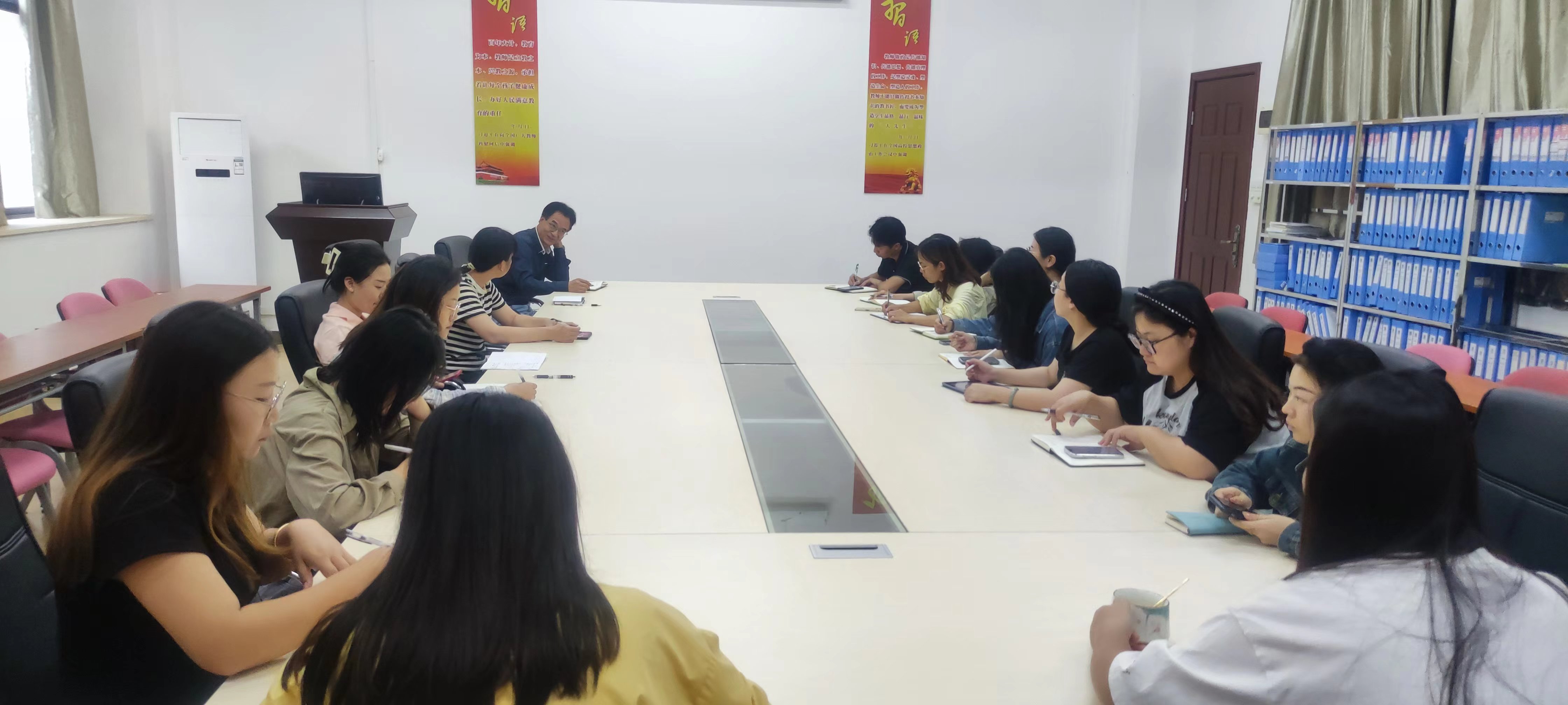 图为会议现场.jpg 图为会议现场.jpg