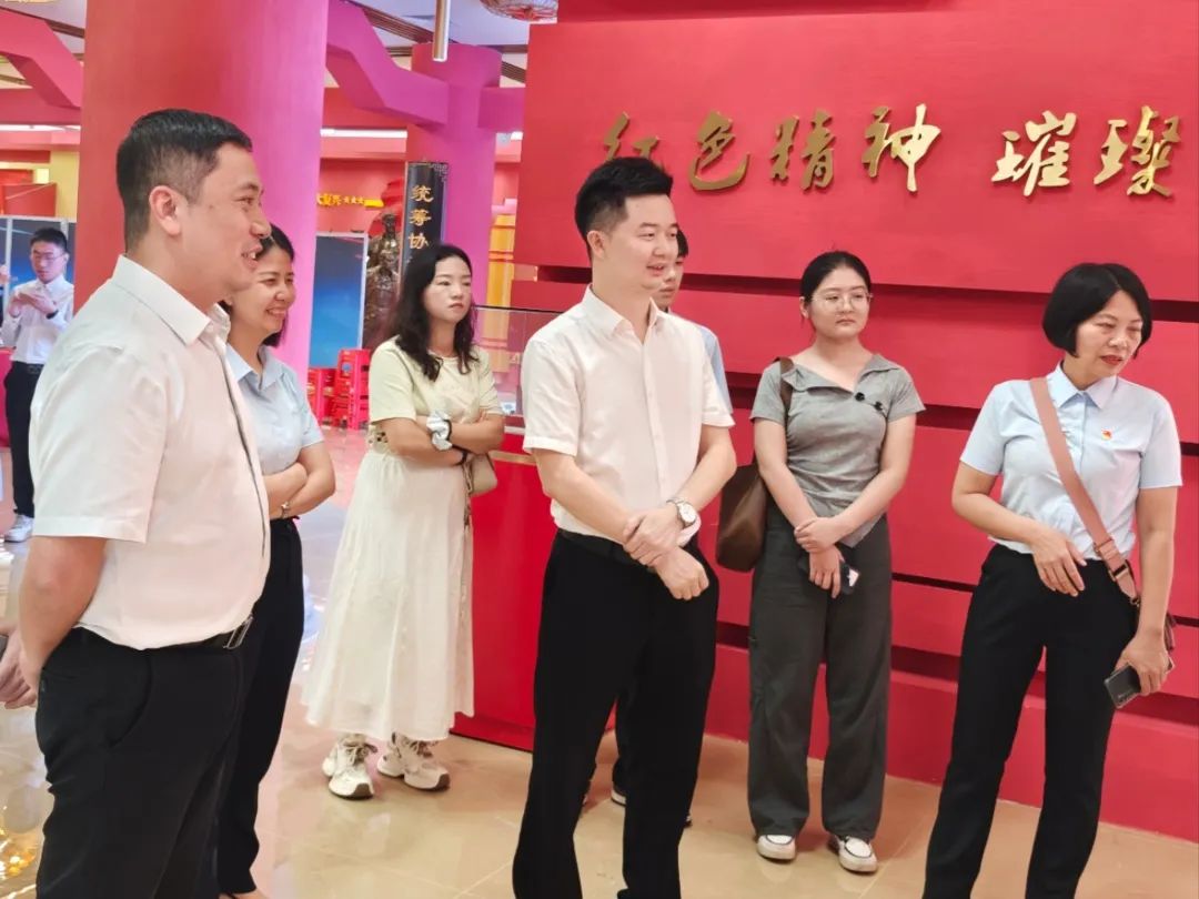 图片 1 图片 1