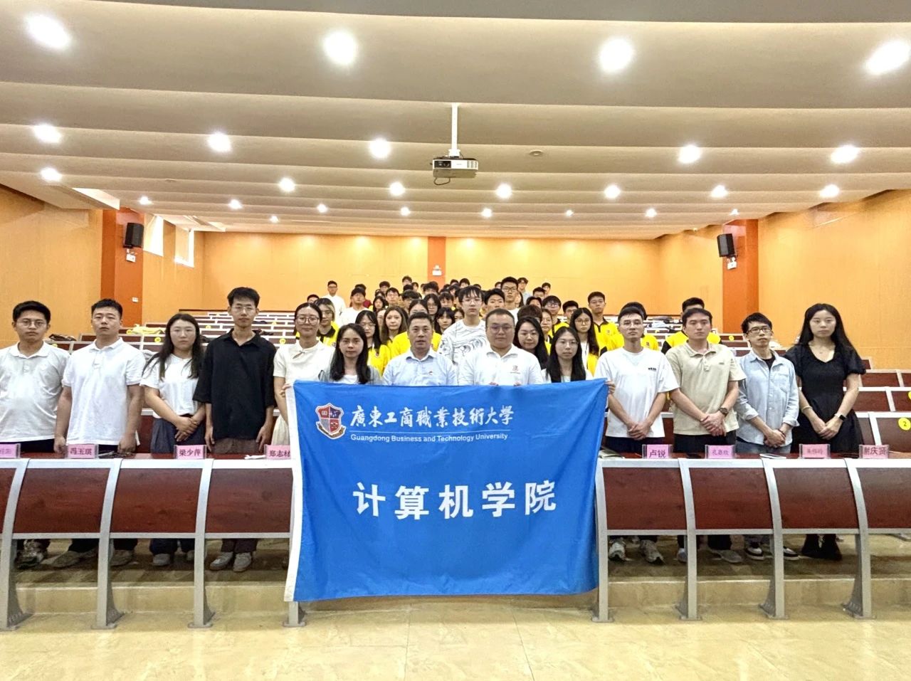 图片 7 图片 7
