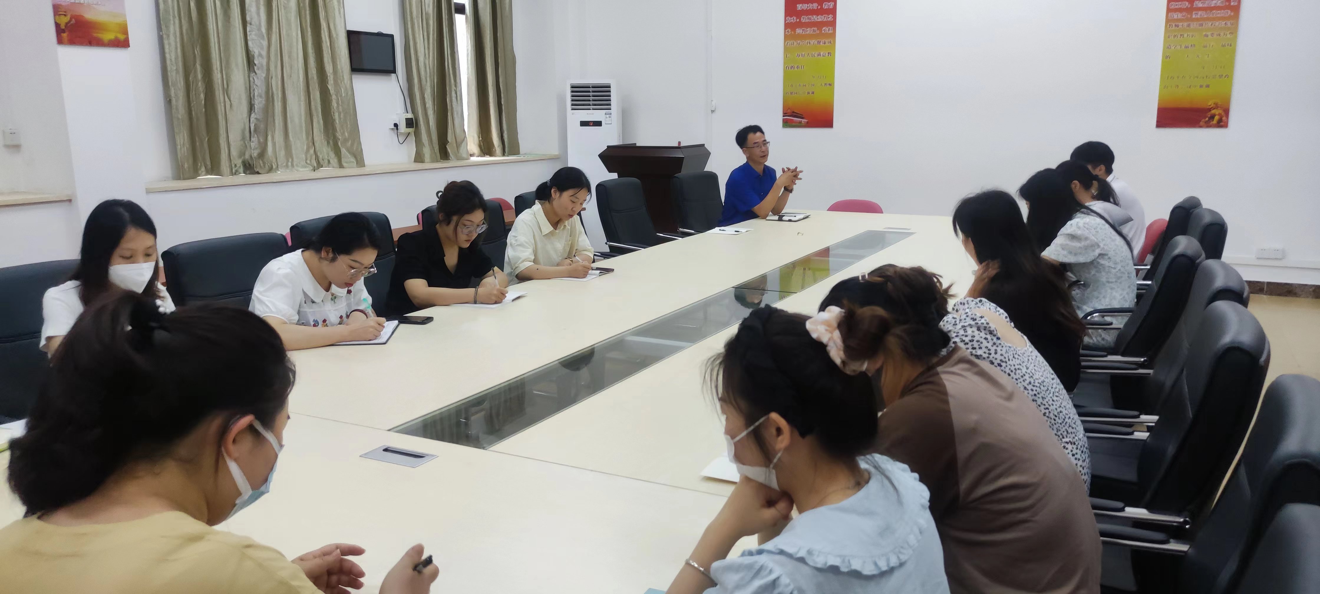 图为会议现场.jpg 图为会议现场.jpg