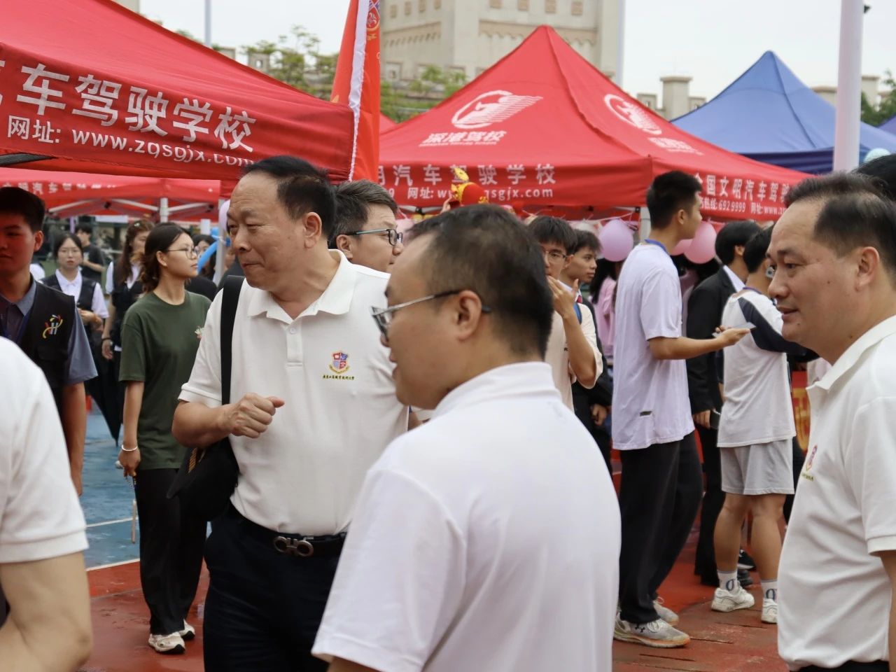 图片 13 图片 13