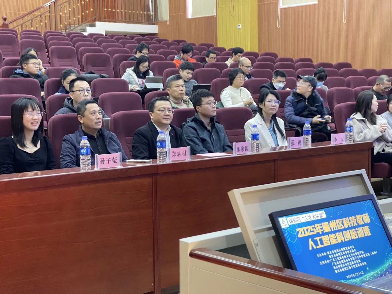 图片 1 图片 1