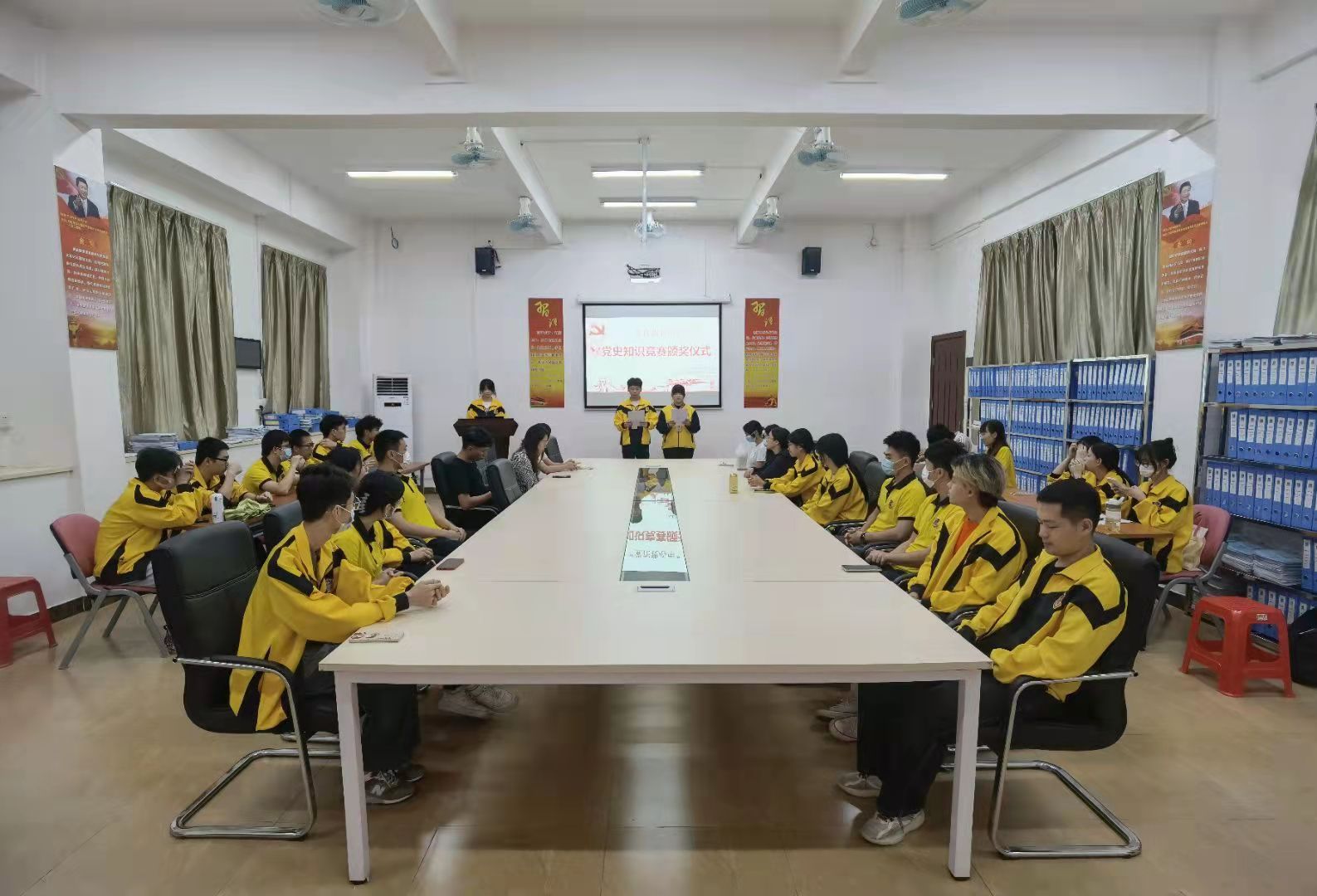 图为颁奖仪式现场.jpg 图为颁奖仪式现场.jpg